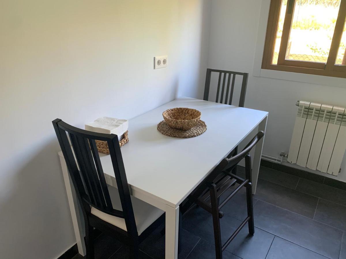 A Casa Vermella Con Jardin A 10 Minutos De Santiago De Compostela Appartement Ortono Buitenkant foto