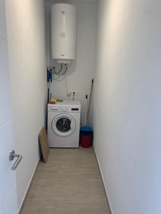 A Casa Vermella Con Jardin A 10 Minutos De Santiago De Compostela Appartement Ortono Buitenkant foto