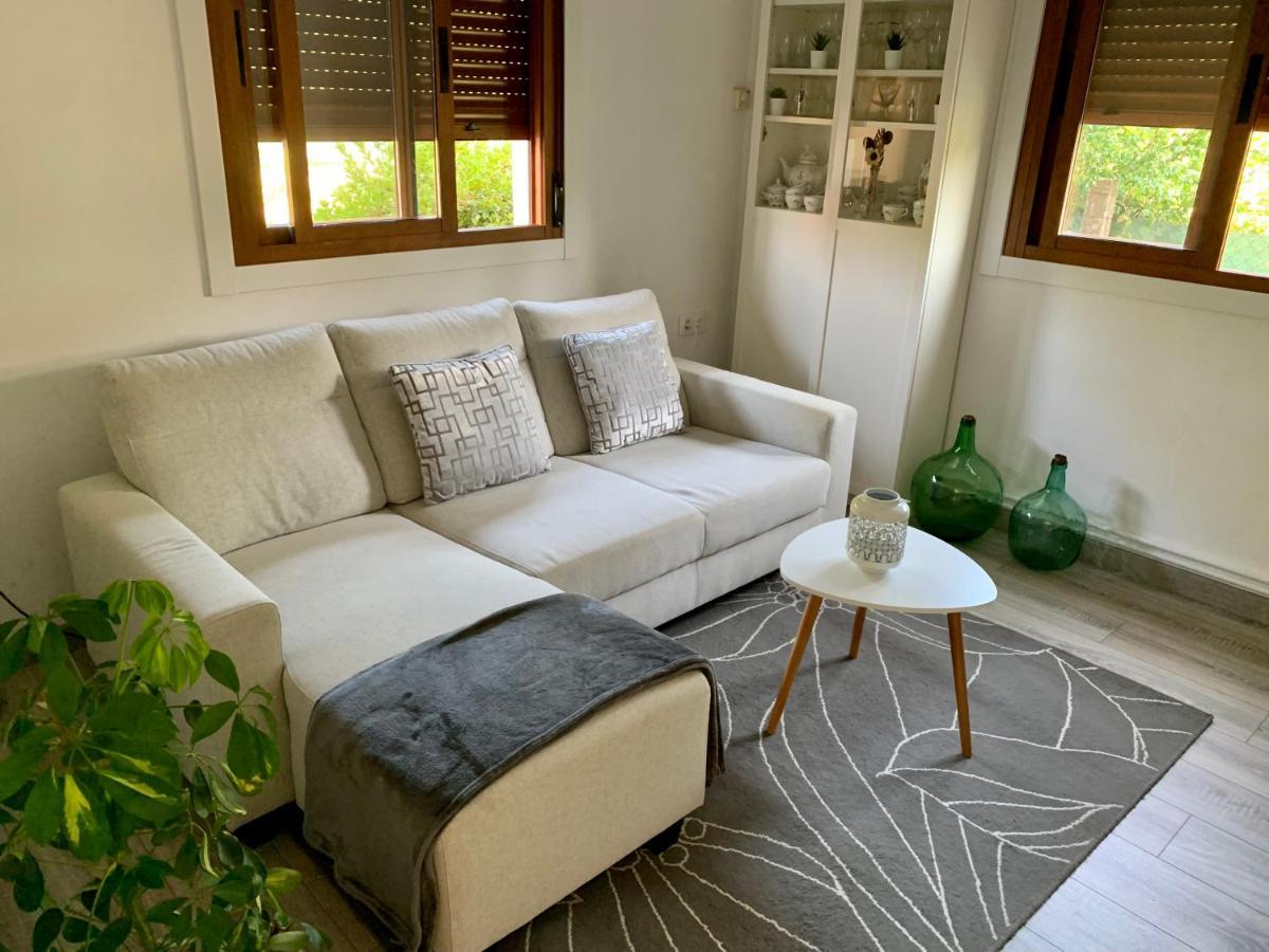 A Casa Vermella Con Jardin A 10 Minutos De Santiago De Compostela Appartement Ortono Buitenkant foto