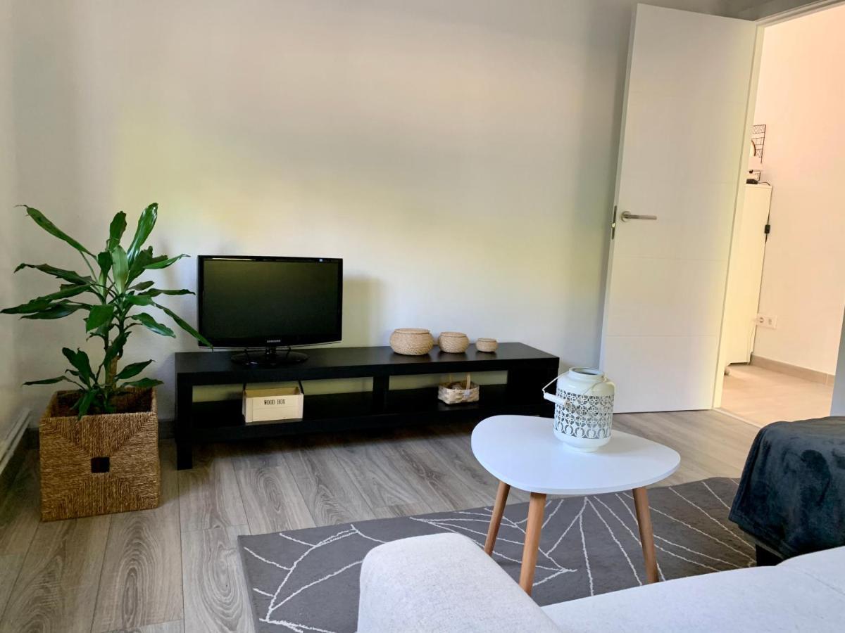 A Casa Vermella Con Jardin A 10 Minutos De Santiago De Compostela Appartement Ortono Buitenkant foto
