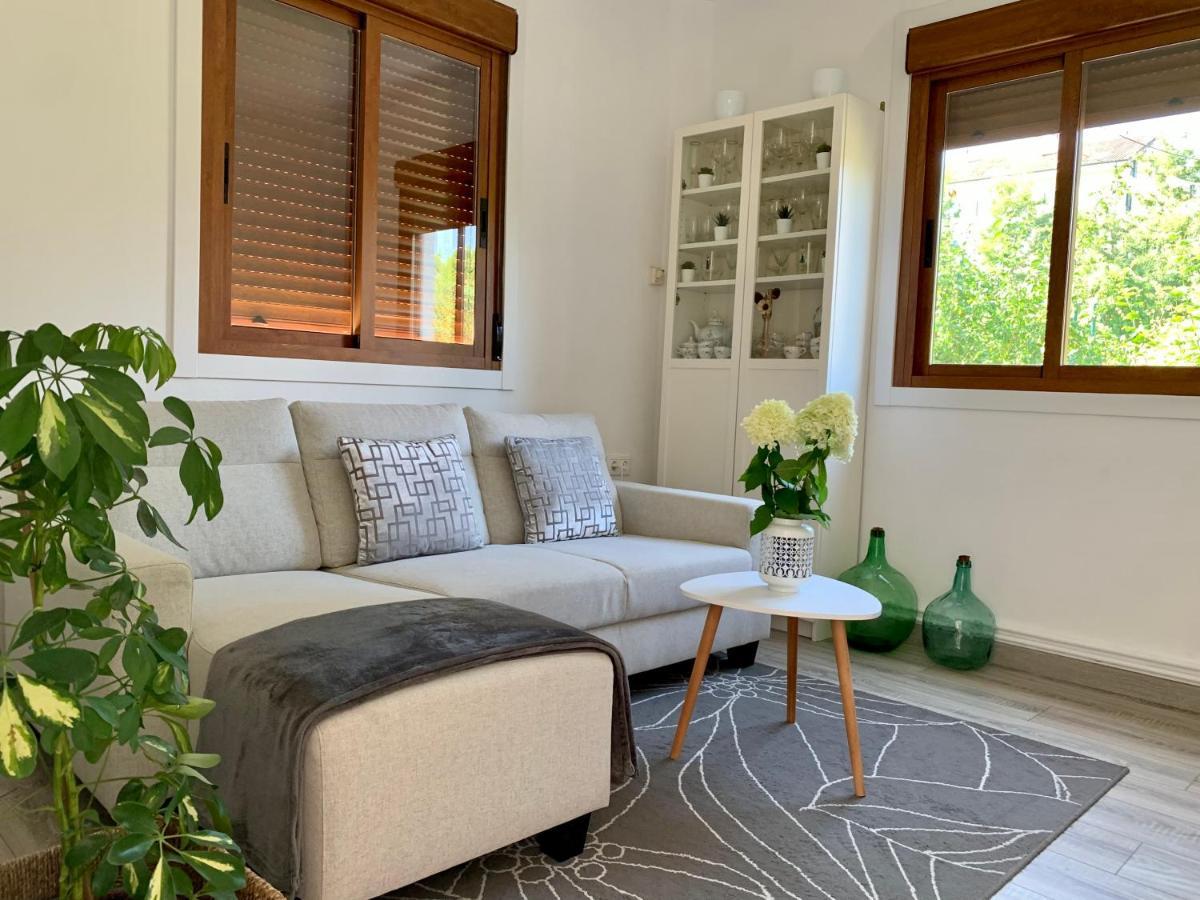 A Casa Vermella Con Jardin A 10 Minutos De Santiago De Compostela Appartement Ortono Buitenkant foto