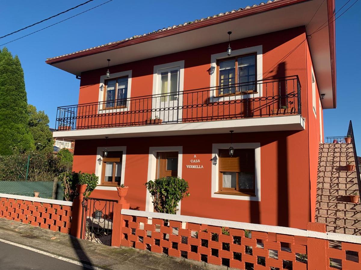 A Casa Vermella Con Jardin A 10 Minutos De Santiago De Compostela Appartement Ortono Buitenkant foto