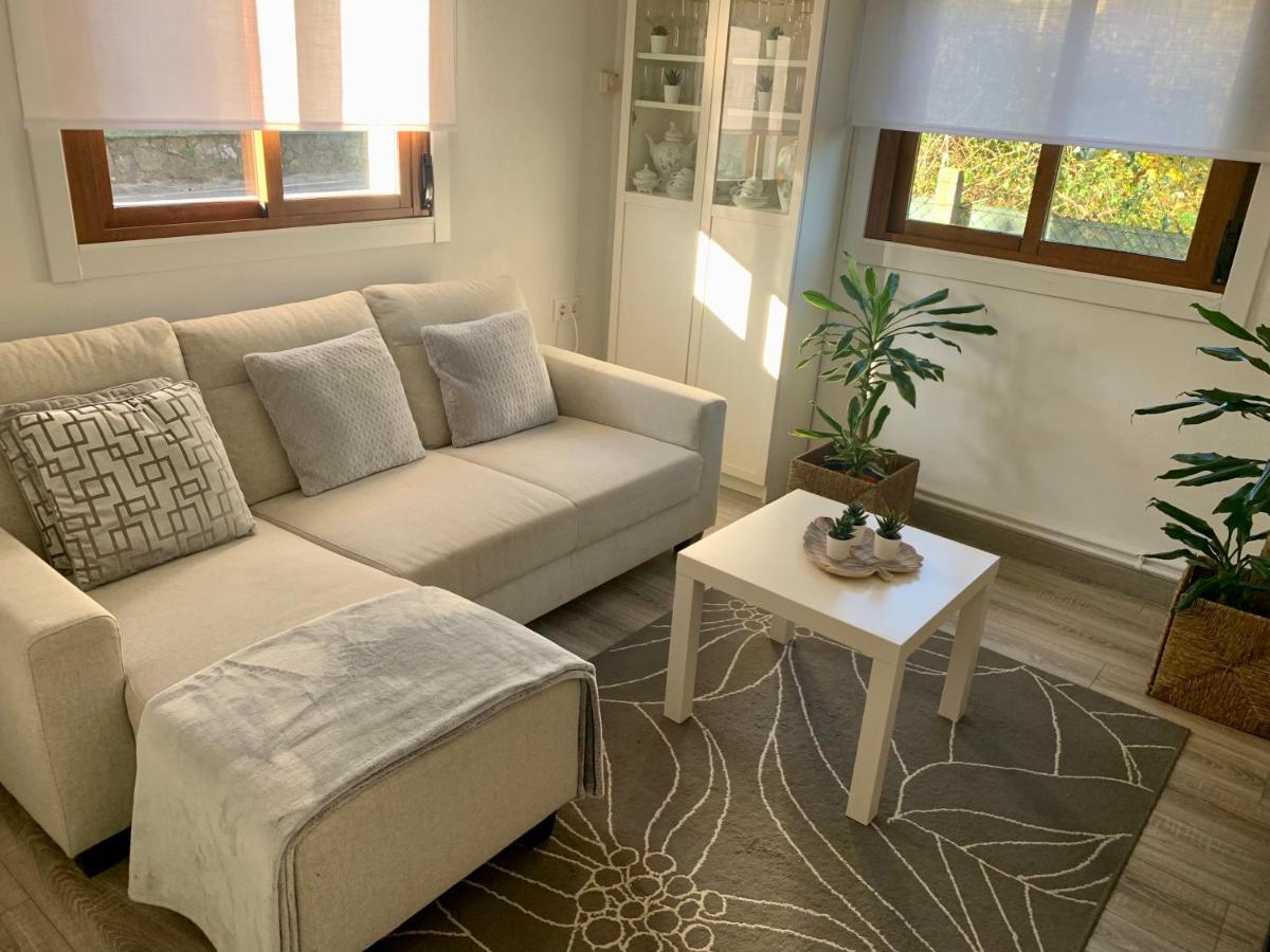 A Casa Vermella Con Jardin A 10 Minutos De Santiago De Compostela Appartement Ortono Buitenkant foto